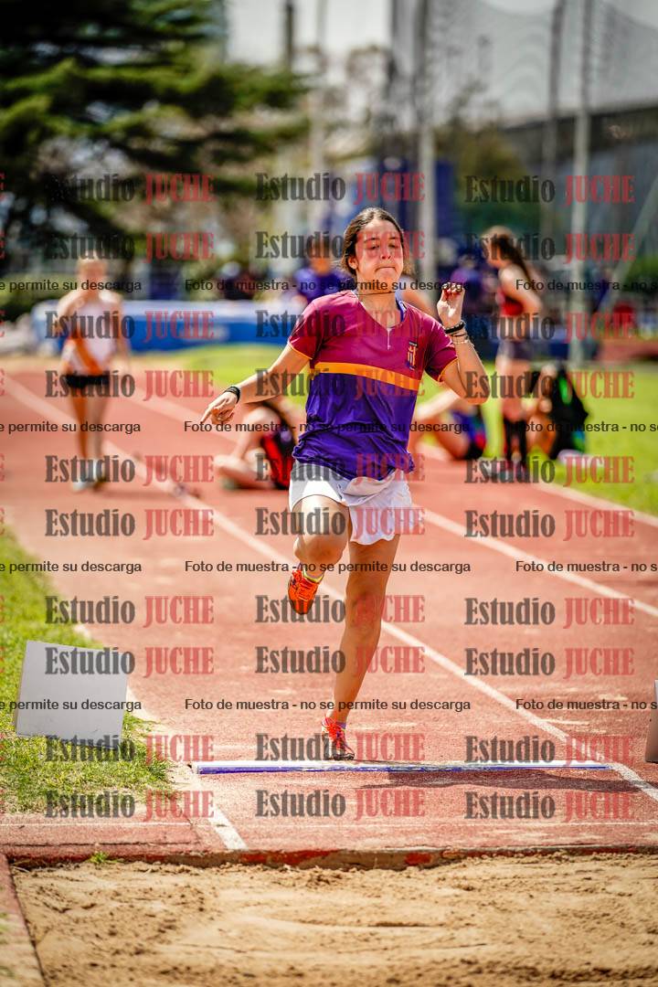 Fotos del salto en largo de mujeres