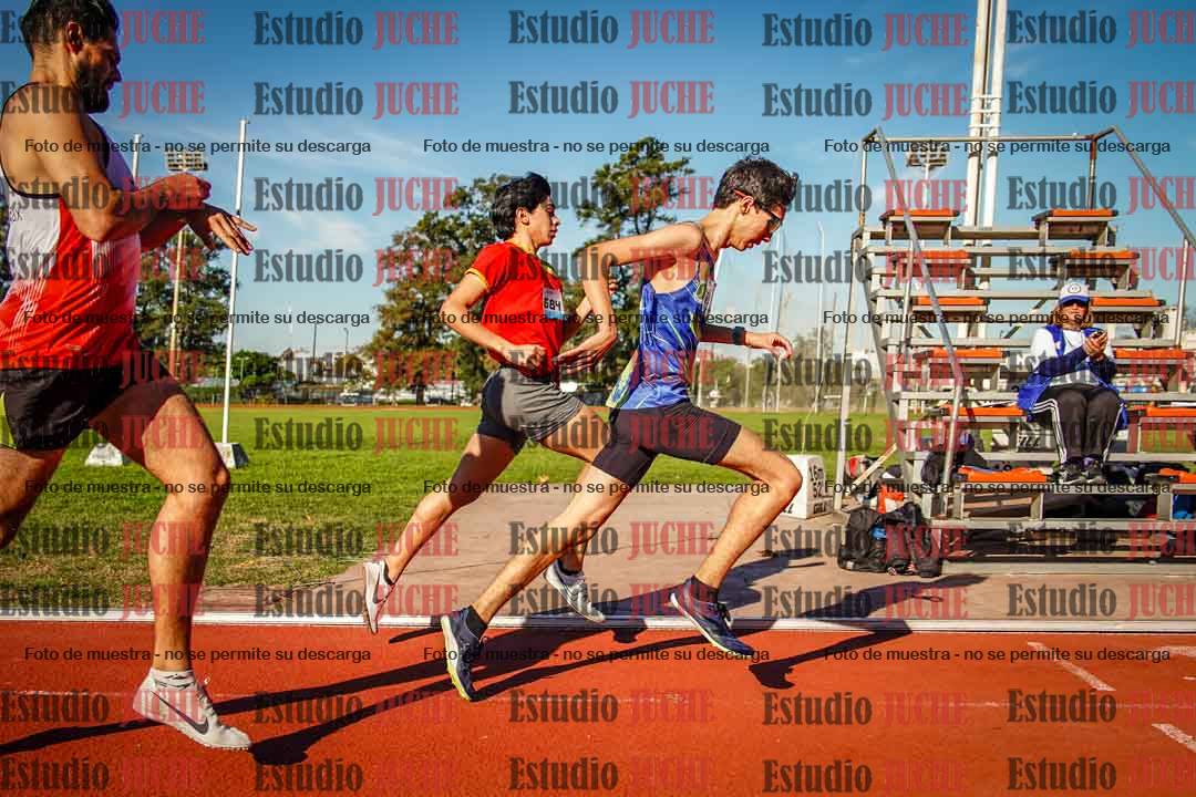 Fotos de los 800 m llanos de varones