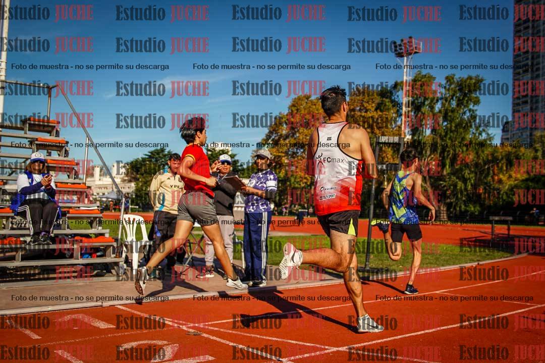Fotos de los 800 m llanos de varones