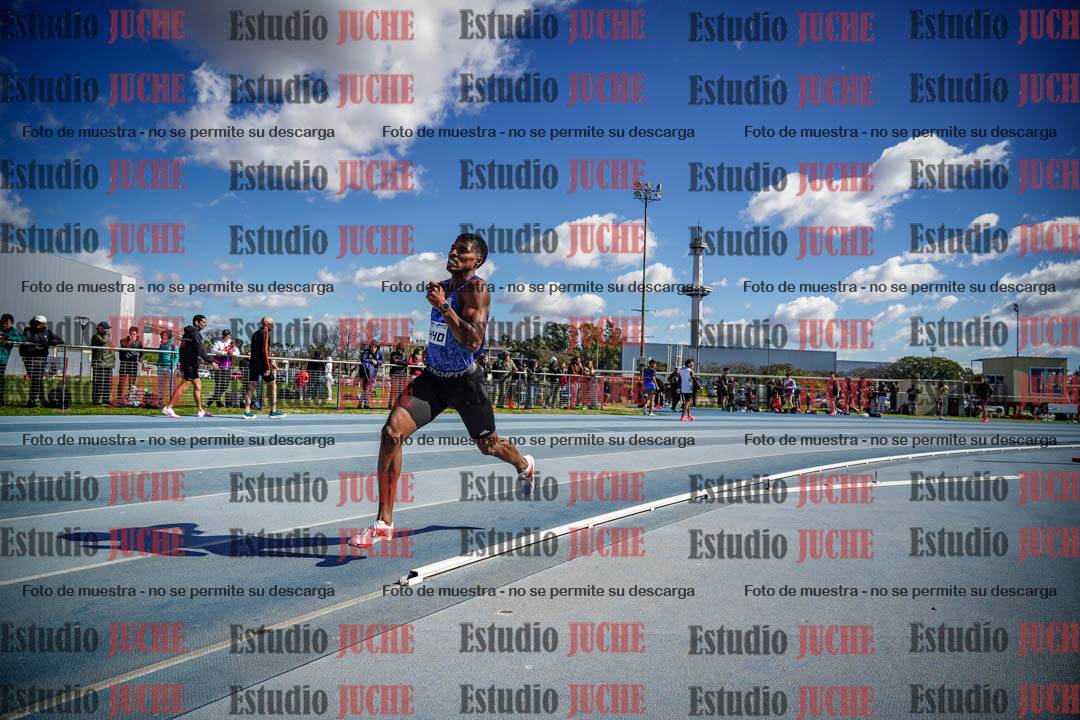 Fotos de los 800 m llanos de varones