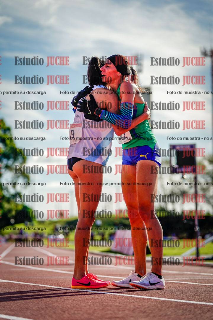 Fotos de algunos extras y podios del día 2