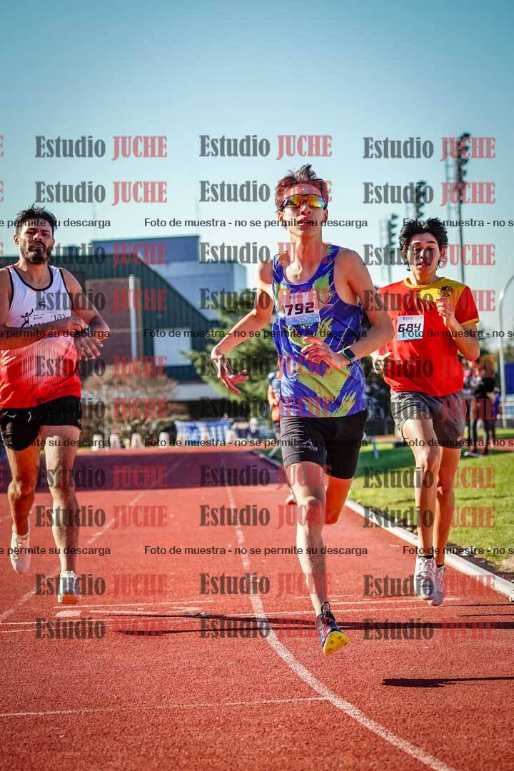 Fotos de los 800 m llanos de varones