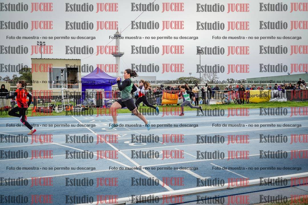 Fotos de los 50 m llanos de mujeres - U12