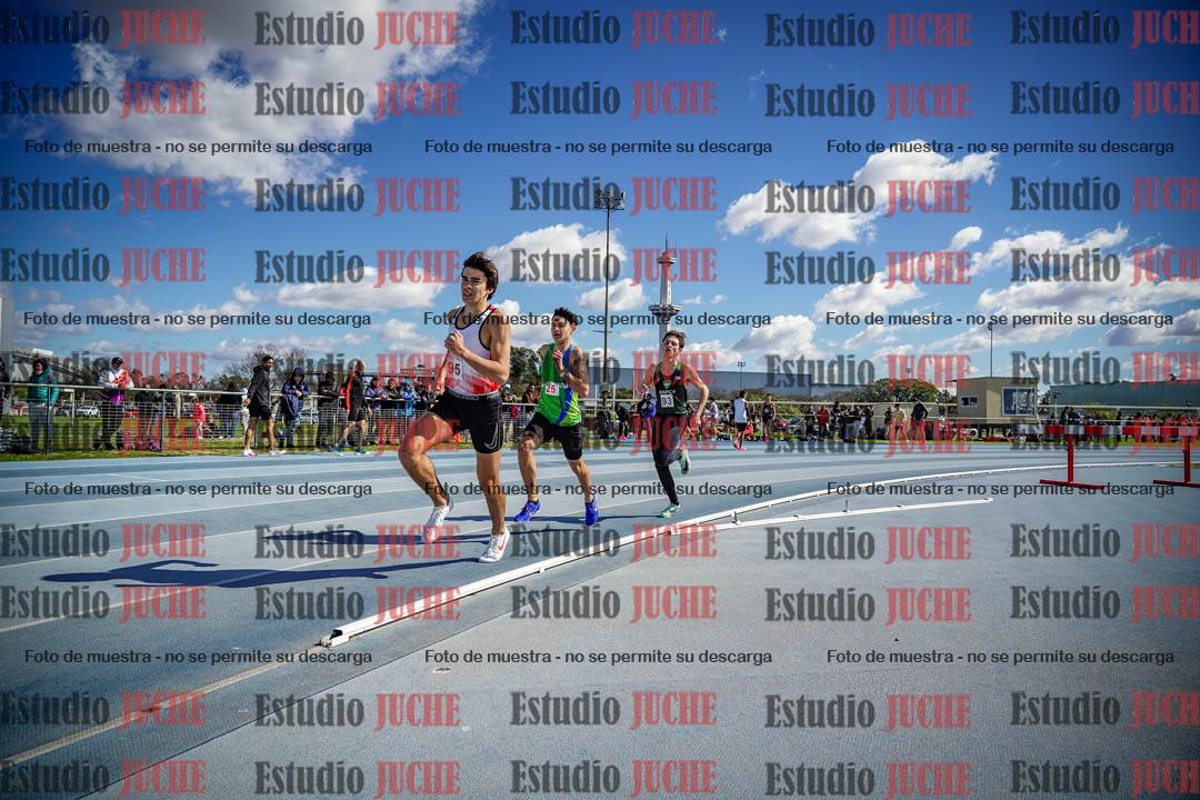 Fotos de los 800 m llanos de varones