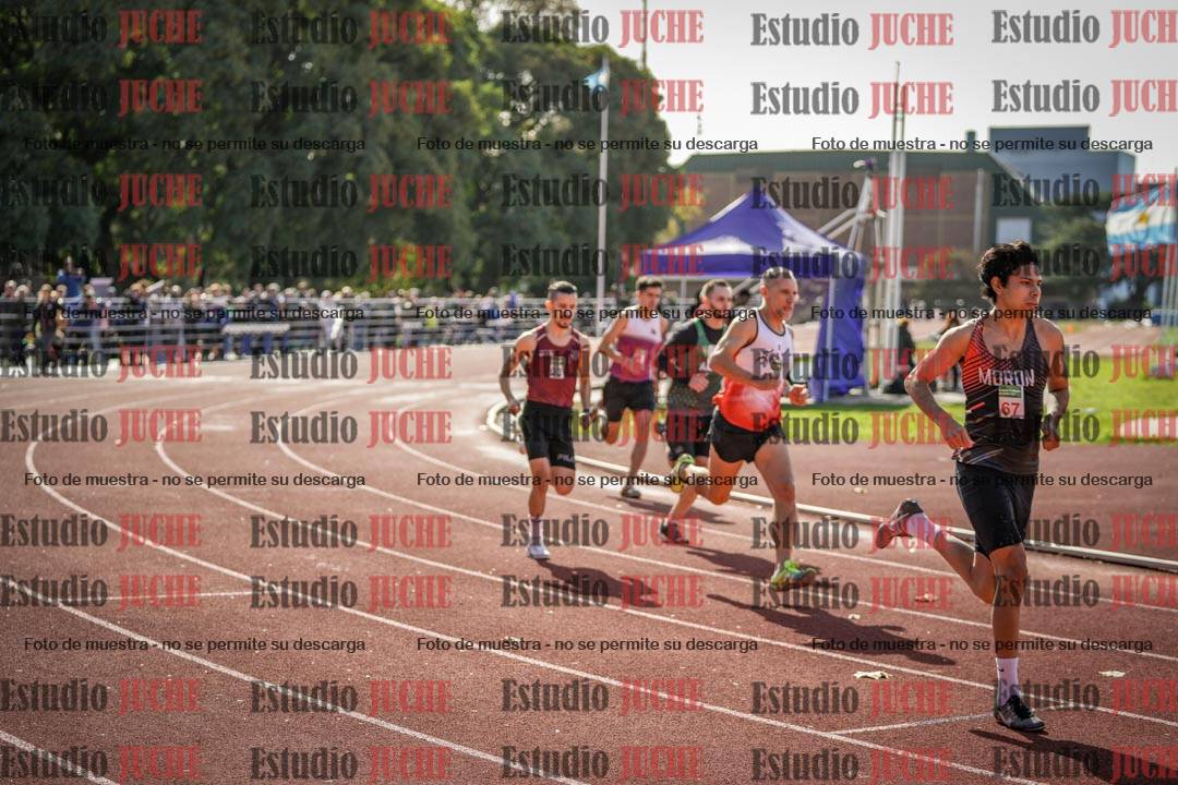 Fotos de los 800 m llanos de varones