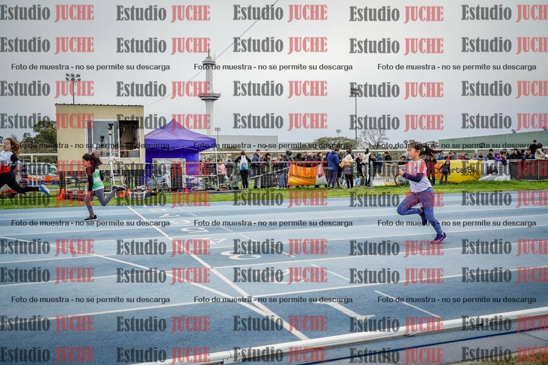 Fotos de los 50 m llanos de mujeres - U12