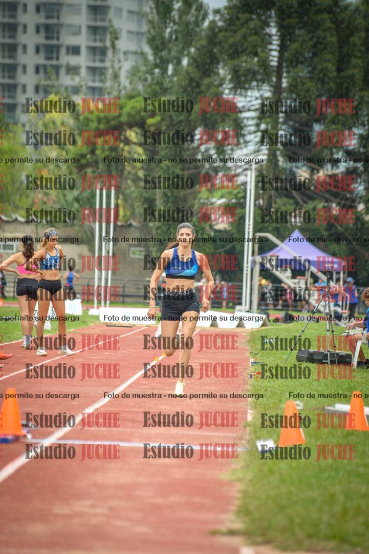 Fotos del salto triple - tabla de 8 y 10
