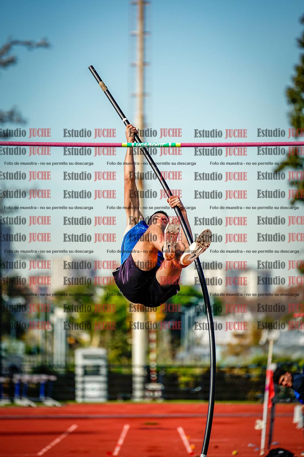 Fotos del salto con garrocha de varones - decatlón 8