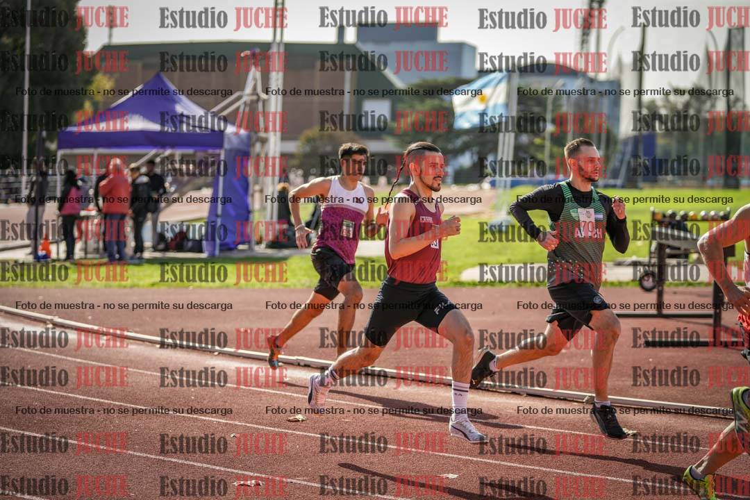 Fotos de los 800 m llanos de varones