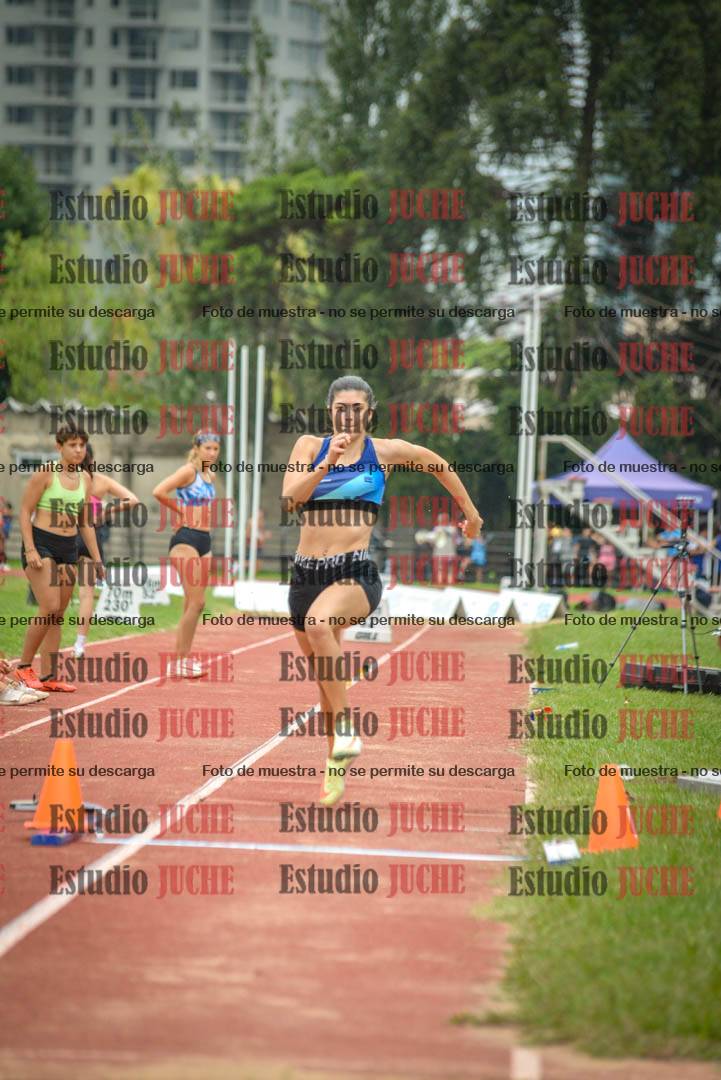 Fotos del salto triple - tabla de 8 y 10