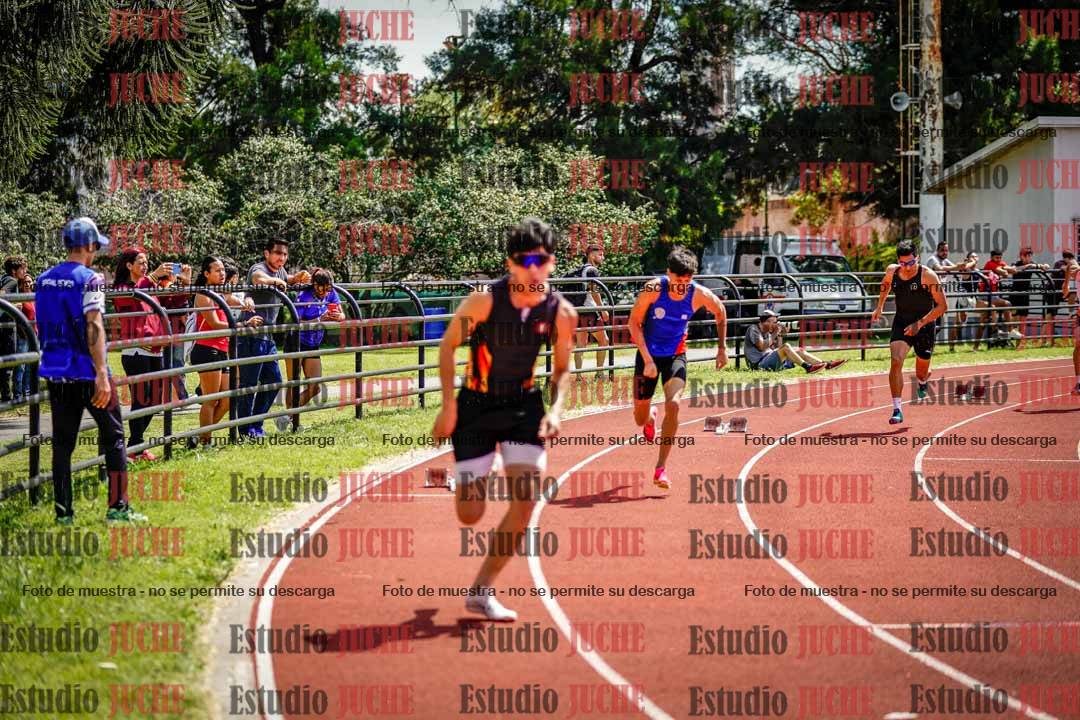 Fotos de los 400 m llanos de varones