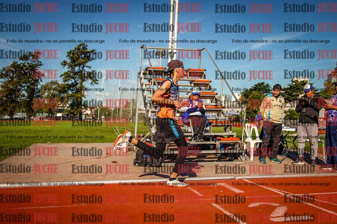 Fotos de los 800 m llanos de varones
