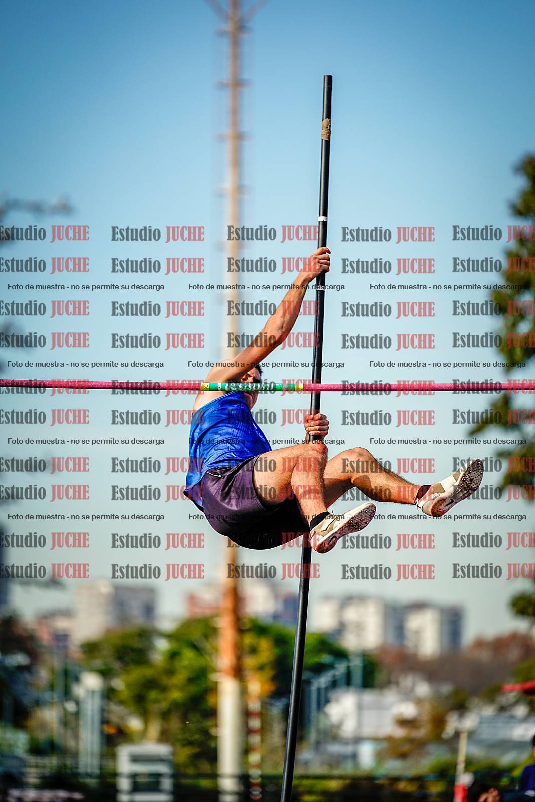 Fotos del salto con garrocha de varones - decatlón 8
