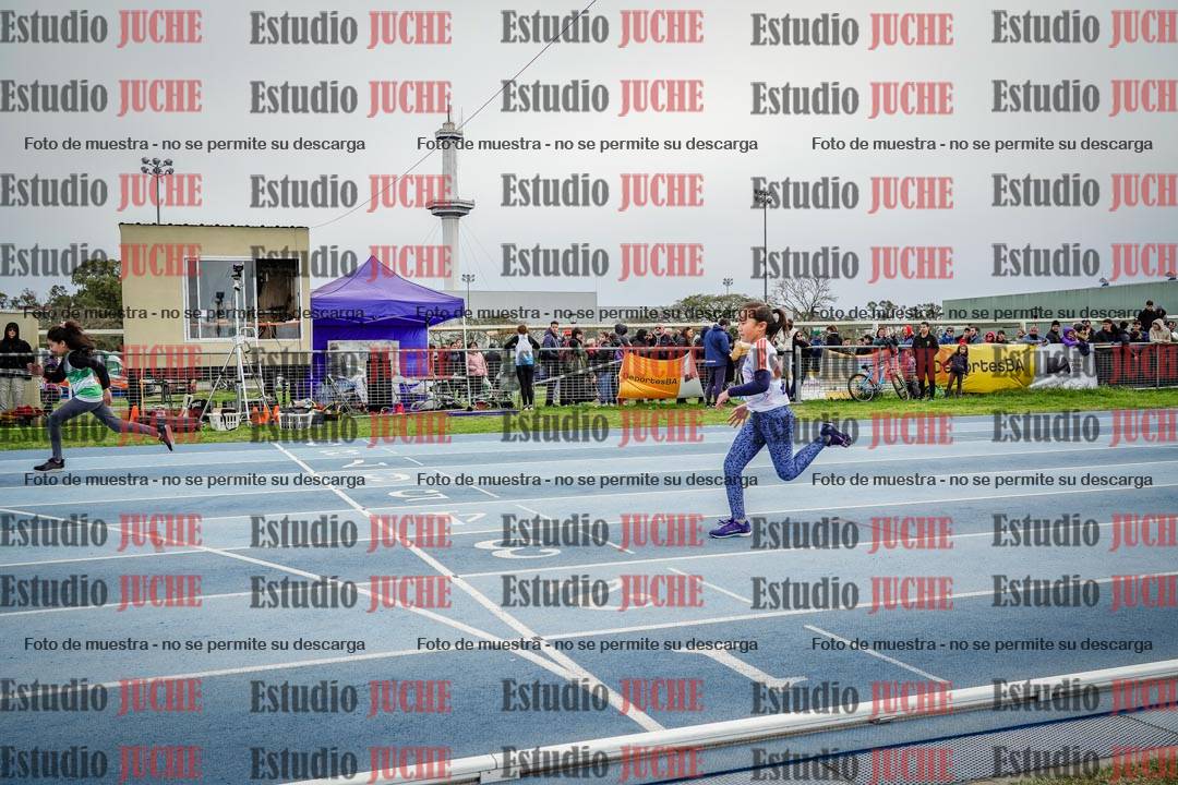 Fotos de los 50 m llanos de mujeres - U12