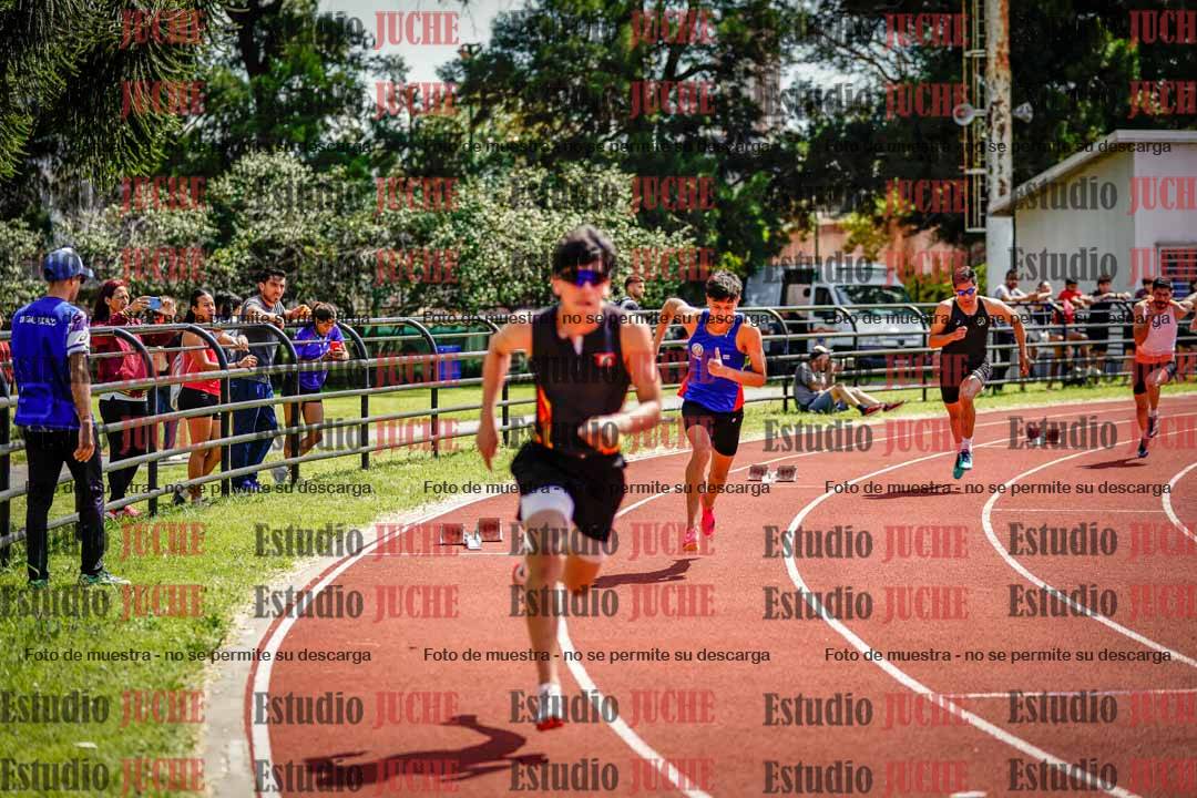 Fotos de los 400 m llanos de varones