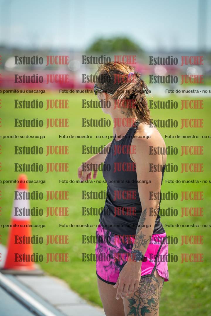 Fotos durante el transcurso de los relevos 20' para running teams - serie 1