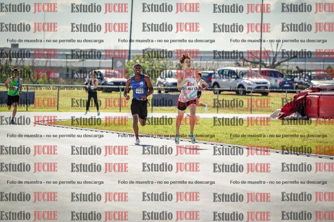 Fotos de los 800 m llanos de varones