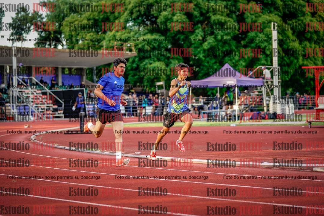 Fotos de los 400 m llanos de varones
