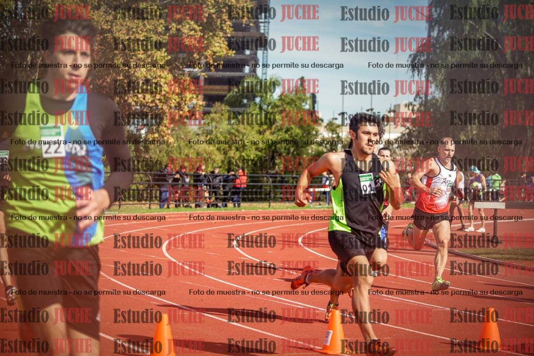 Fotos de los 800 m llanos de varones