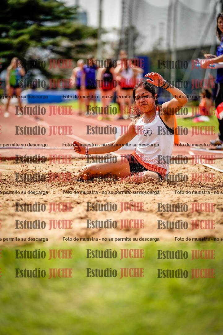 Fotos del salto en largo de mujeres