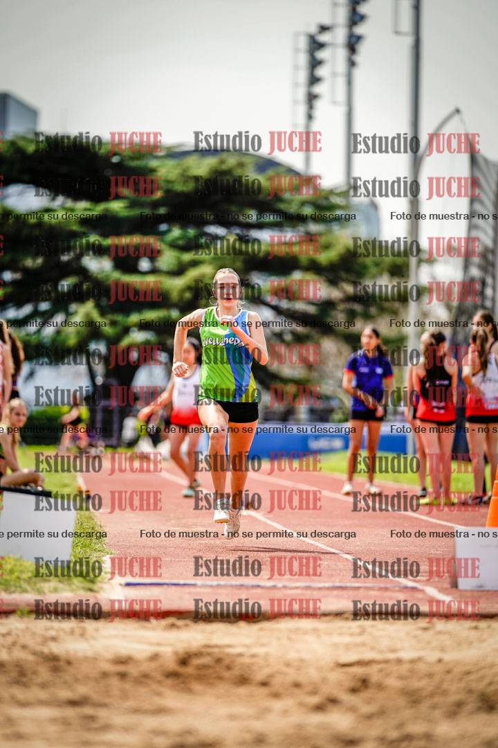 Fotos del salto en largo de mujeres