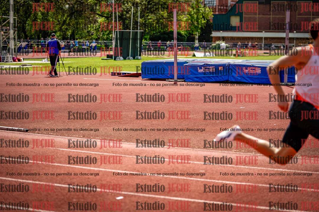 Fotos de los 400 m llanos de varones