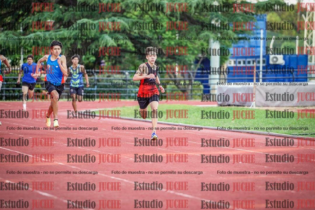 Fotos de los 400 m llanos de varones