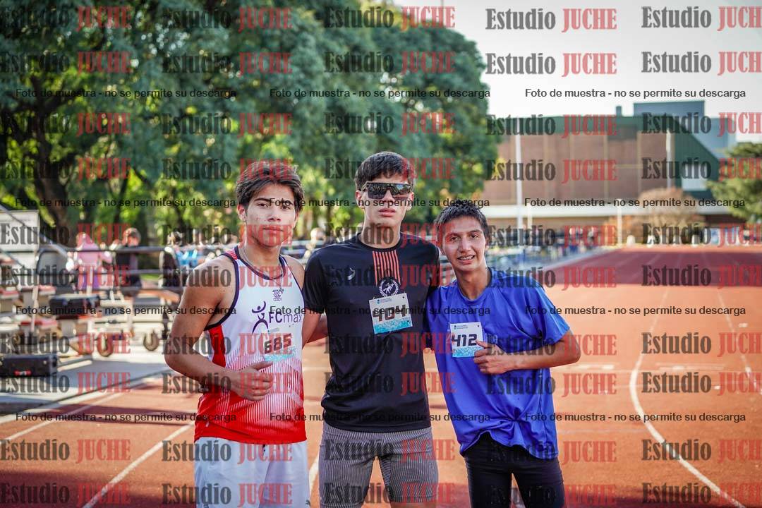 Fotos de los 800 m llanos de varones