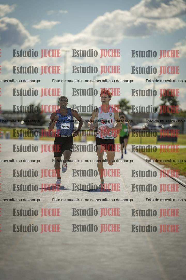 Fotos de los 800 m llanos de varones