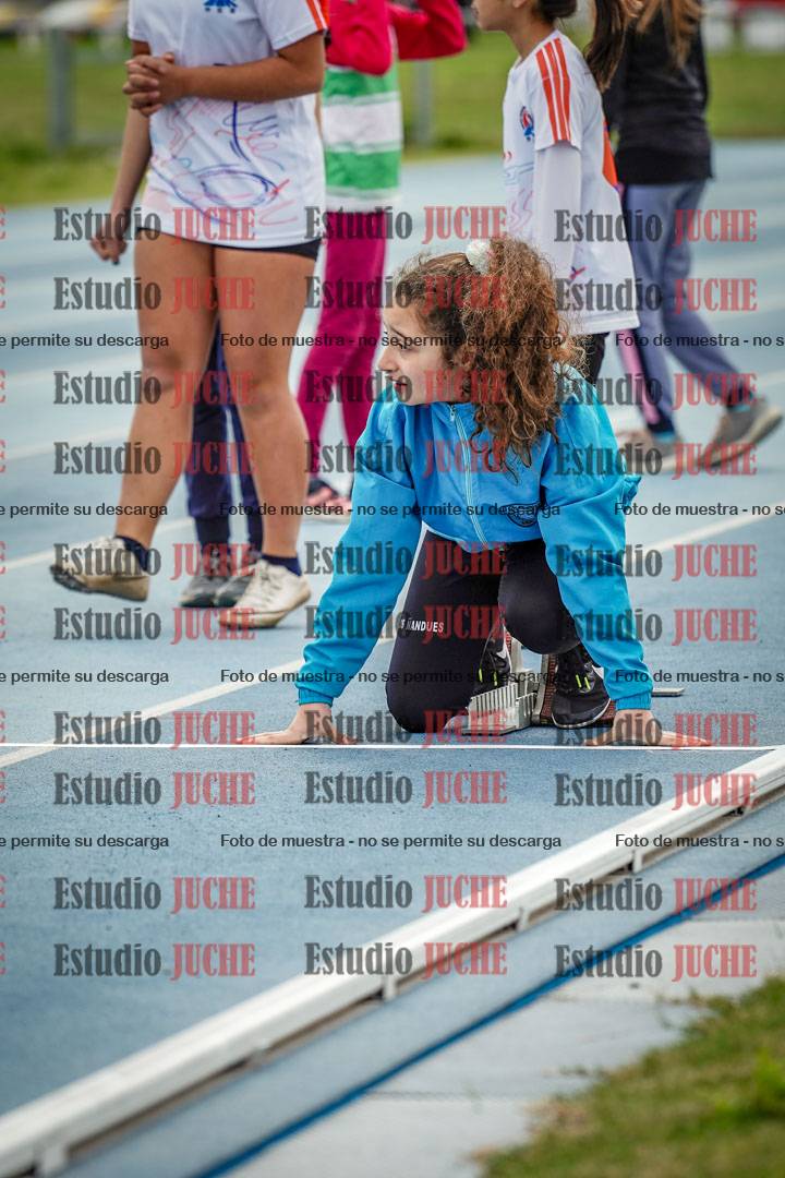 Fotos de los 50 m llanos de mujeres - U12