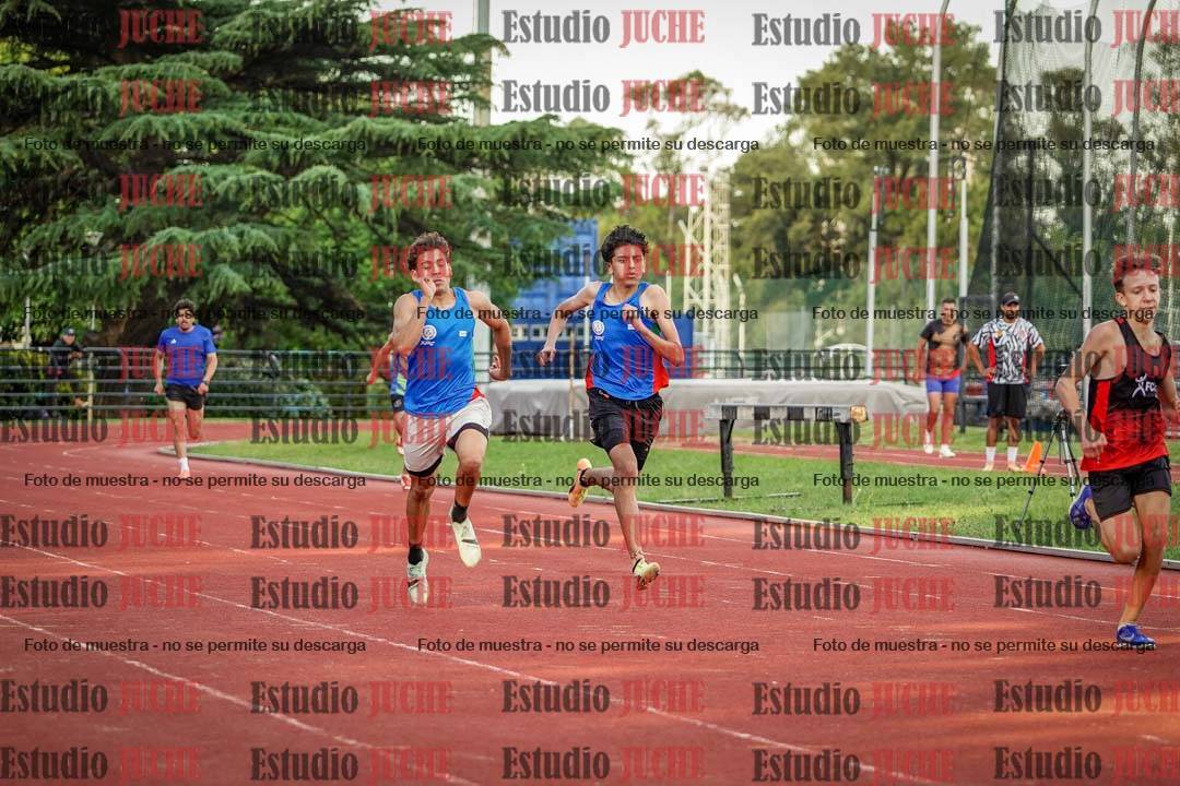 Fotos de los 400 m llanos de varones