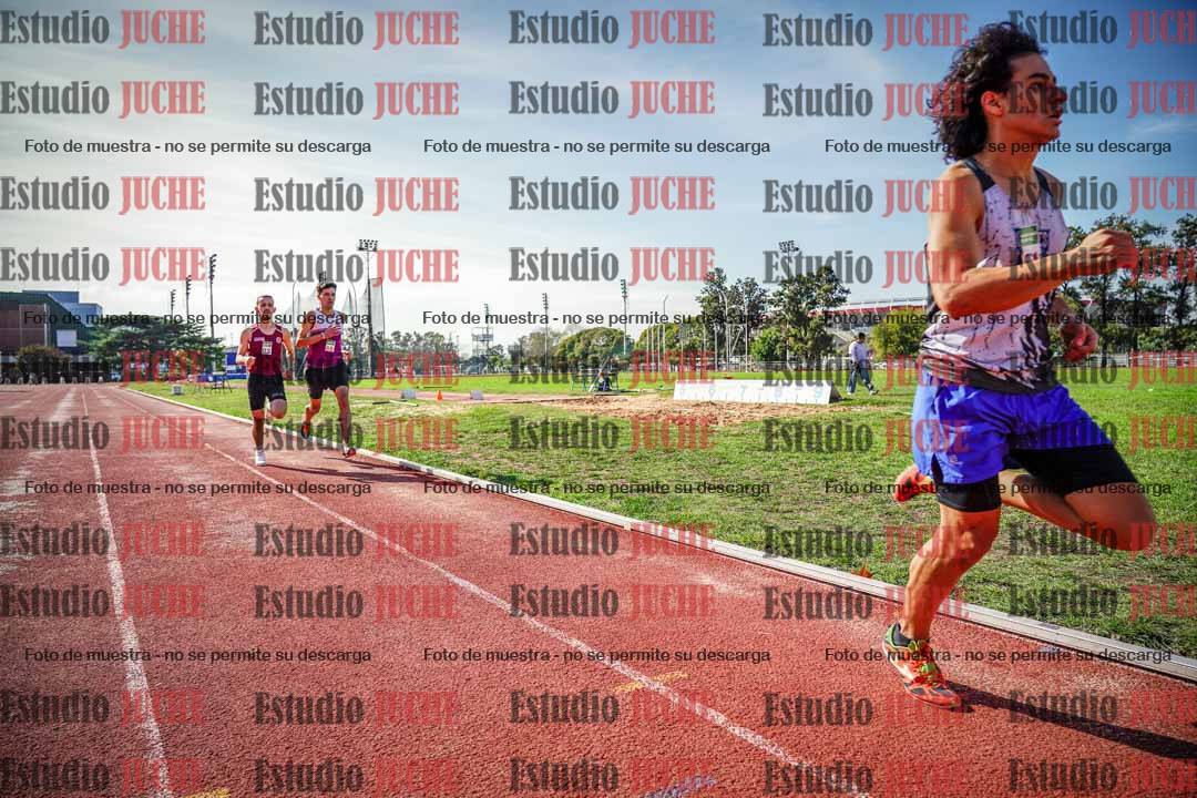 Fotos de los 800 m llanos de varones