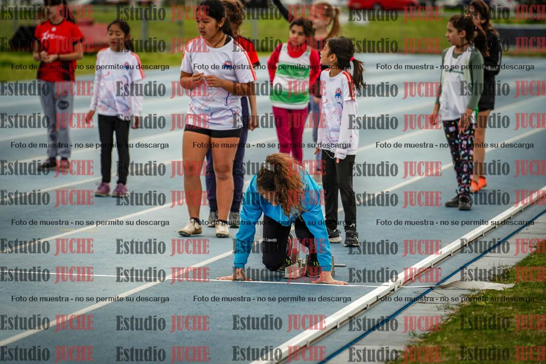 Fotos de los 50 m llanos de mujeres - U12