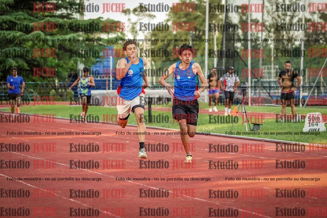 Fotos de los 400 m llanos de varones
