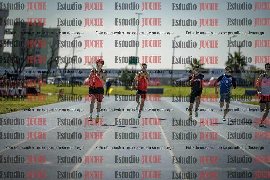 Fotos de los 400 m llanos de varones