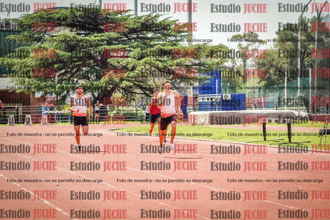 Fotos de los 400 m llanos de varones