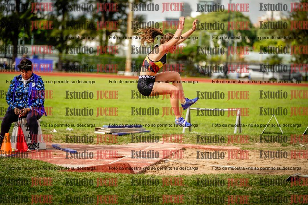 Fotos del salto en largo de mujeres