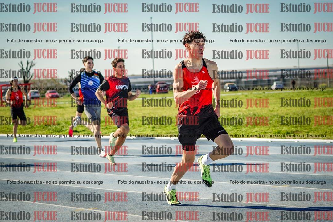 Fotos de los 400 m llanos de varones