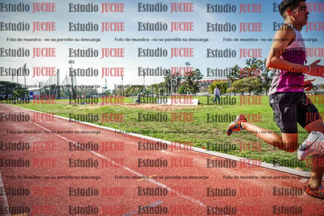 Fotos de los 800 m llanos de varones