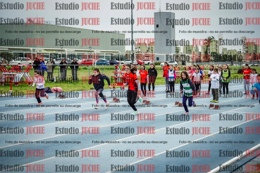 Fotos de los 50 m llanos de mujeres - U12