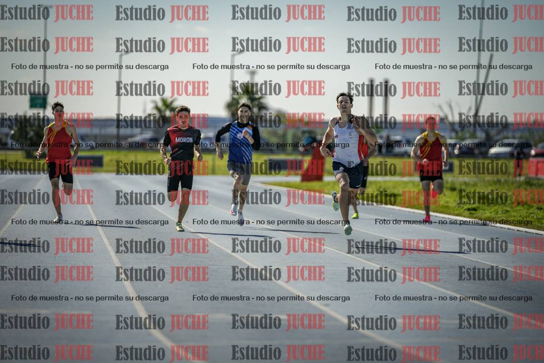 Fotos de los 400 m llanos de varones