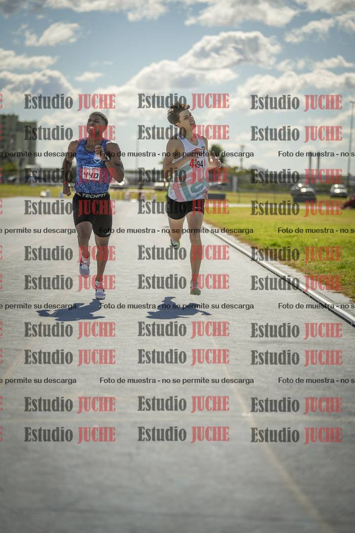 Fotos de los 800 m llanos de varones