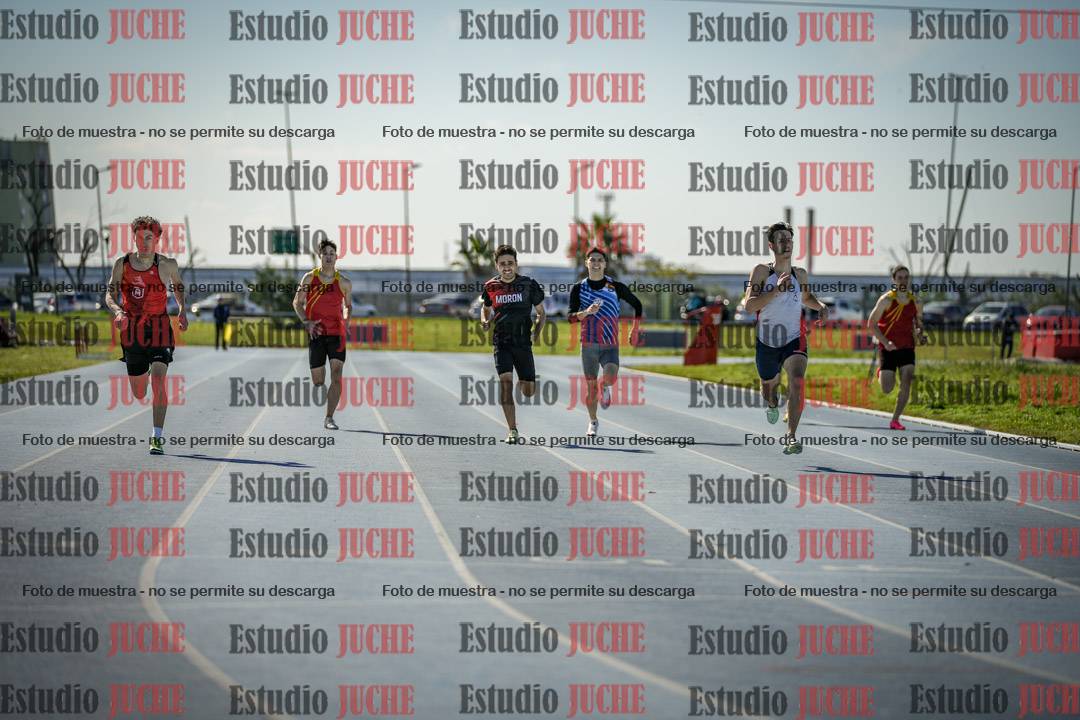 Fotos de los 400 m llanos de varones