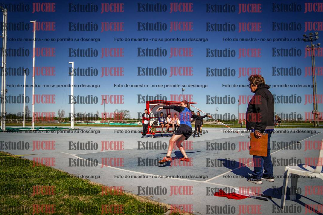 Fotos del lanzamiento de jabalina de mujeres y varones - U15