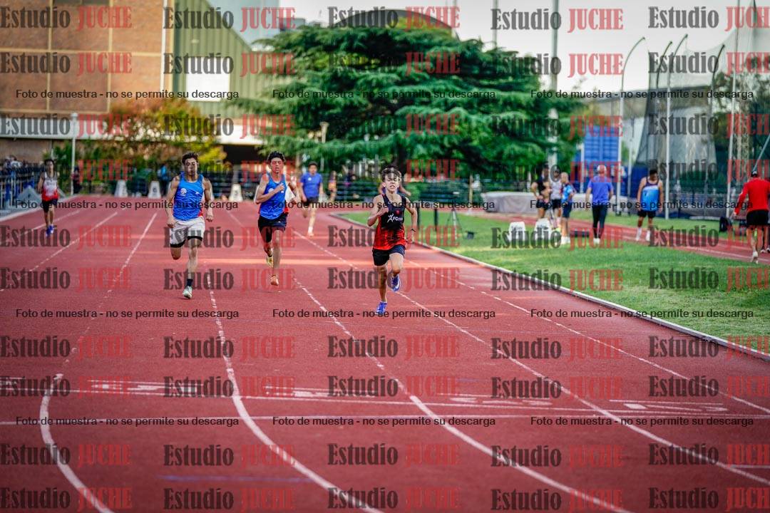 Fotos de los 400 m llanos de varones