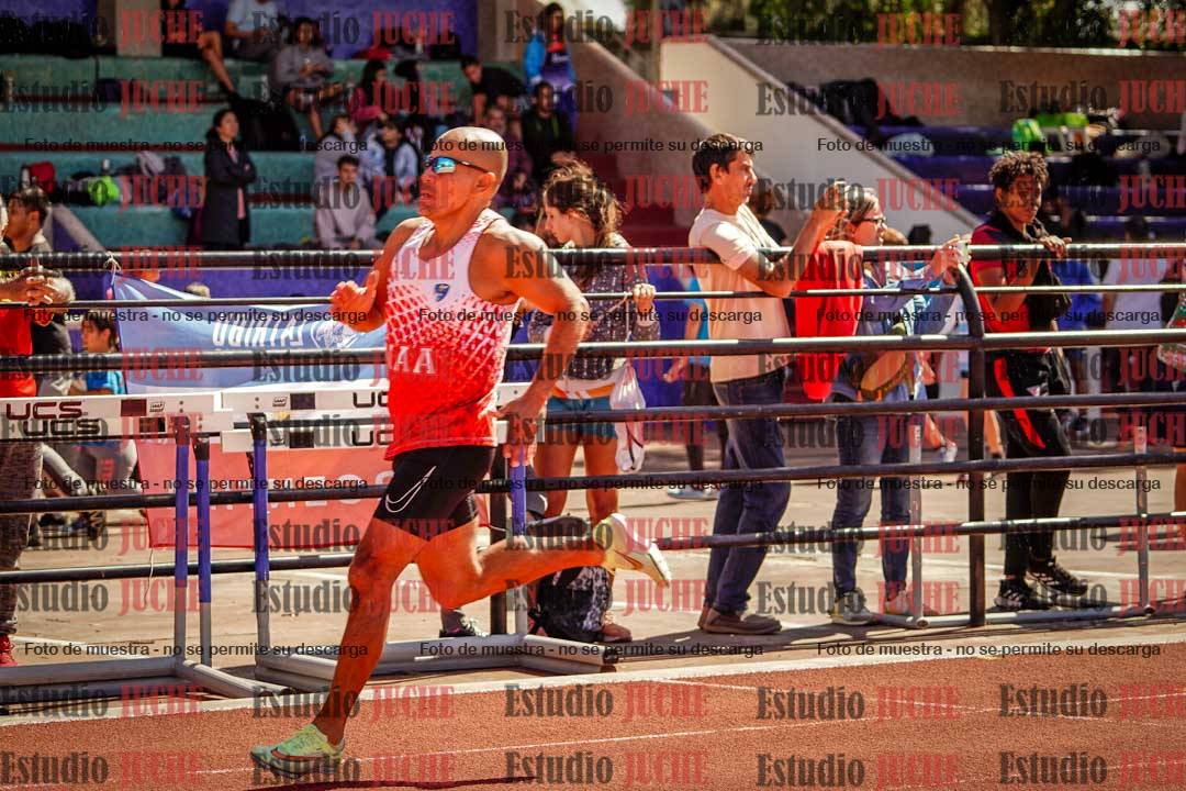 Fotos de los 400 m llanos de varones