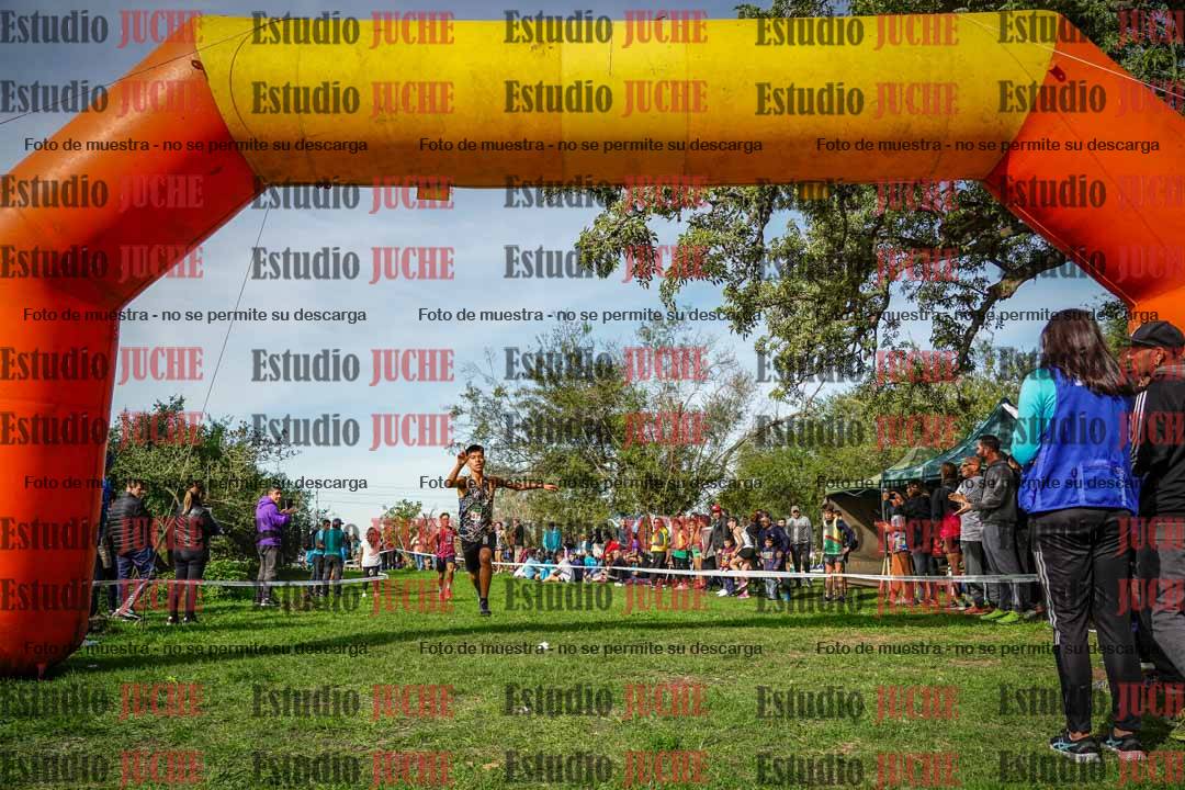 Fotos de la llegada del cross de 2000 m