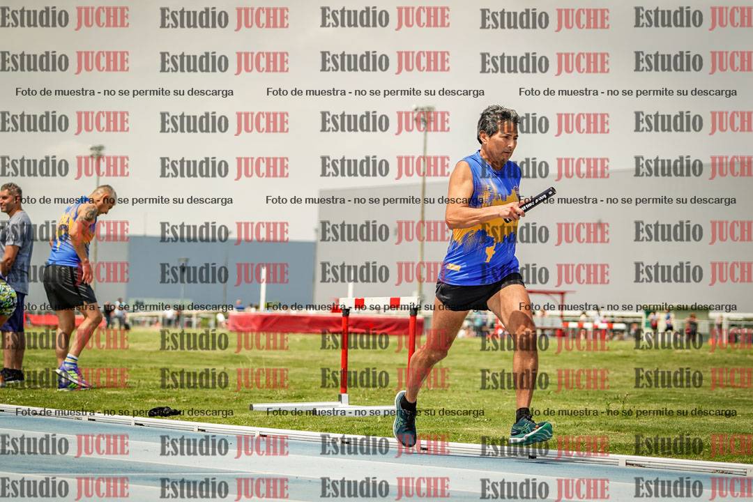 Fotos durante el transcurso de los relevos 20' para running teams - serie 1
