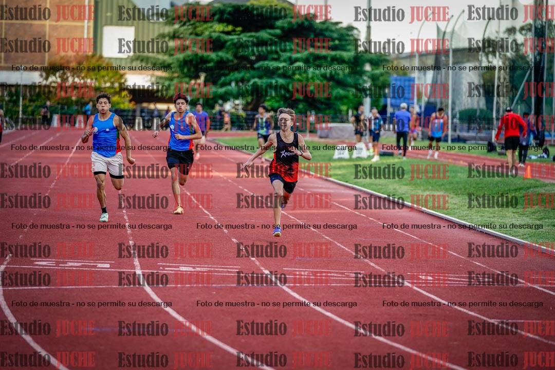 Fotos de los 400 m llanos de varones