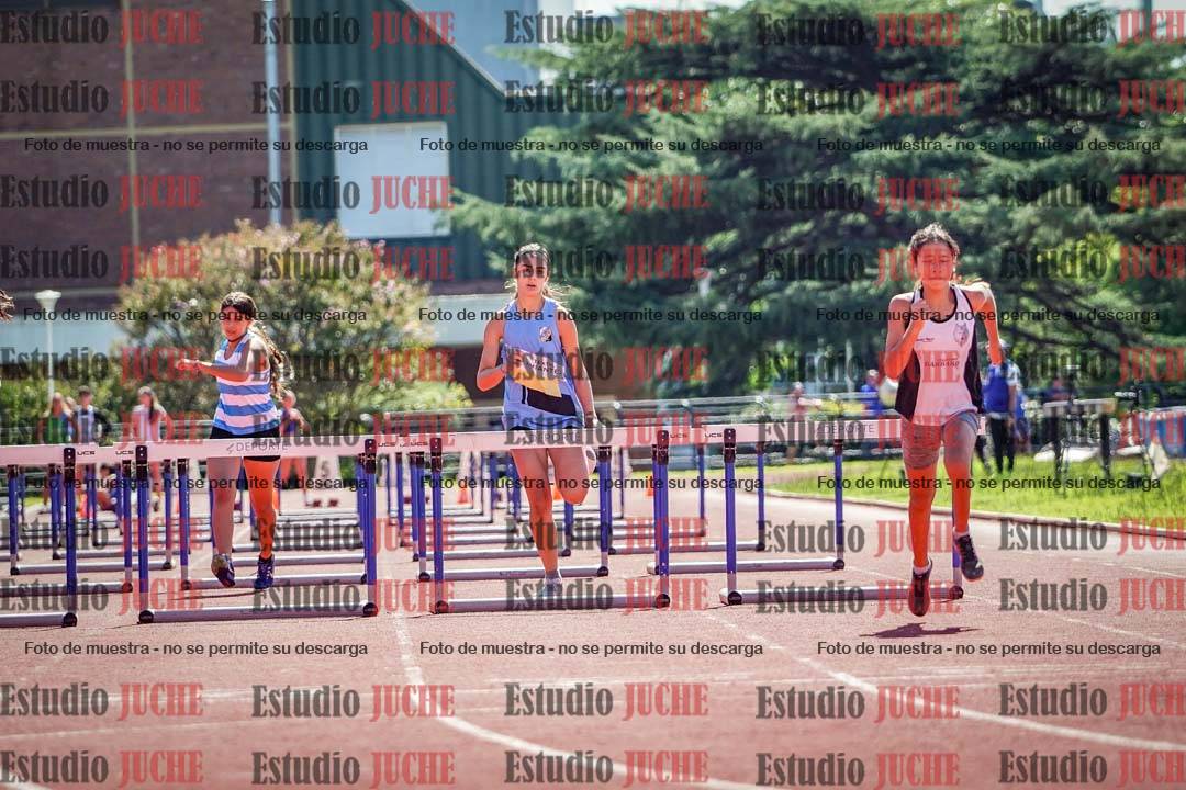 Fotos de los 80 m con vallas de mujeres